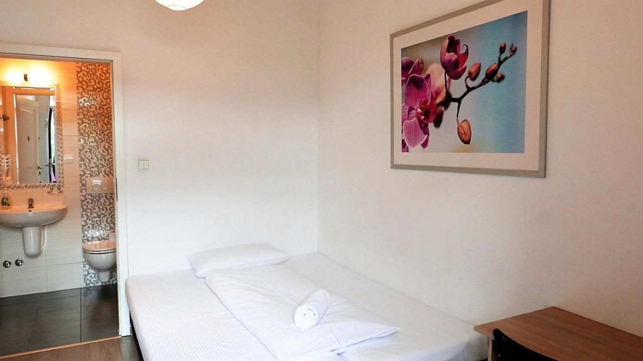 Hotel Garden Olesnica  Ngoại thất bức ảnh