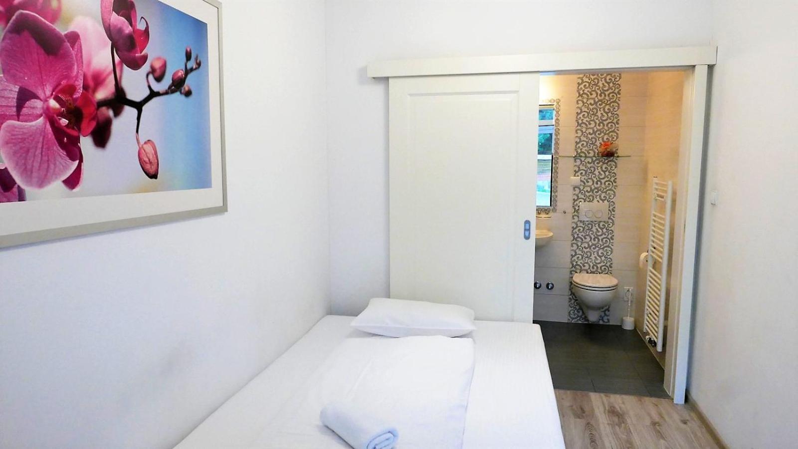 Hotel Garden Olesnica  Ngoại thất bức ảnh